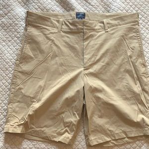 Men’s 34 J Crew Flex Gramercy Shorts